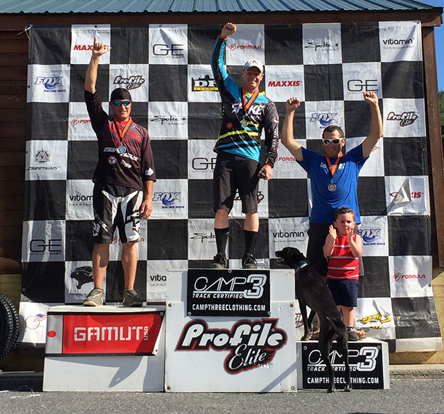 12_spokeapparel_GES_bluemtn_2016 Jeremy and Lacey. First Place Cat 1 40+.