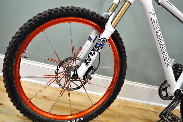 2011_santacruz_chameleon_front_wheel 2011_santacruz_chameleon_front_wheel
