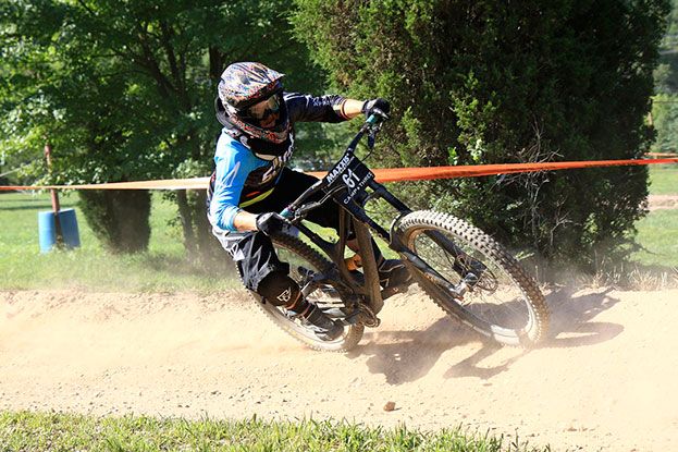 6_spokeapparel_GES_bluemtn_2016 Amy Leaning it Over.