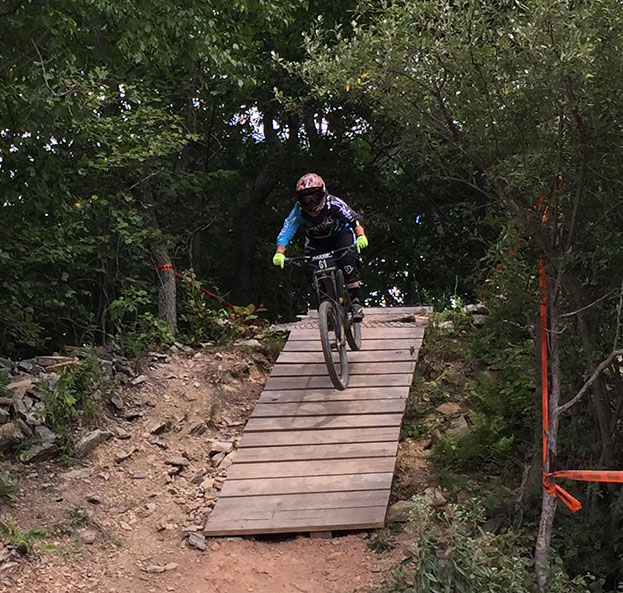 7_spokeapparel_GES_bluemtn_2016 Amy Gaping the Plank.