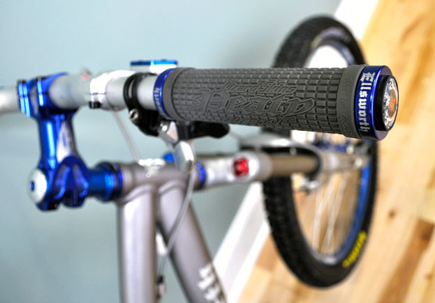 Steve Peat Signature Grips w/ Ellsworth Caps