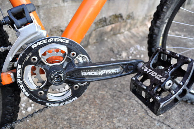 santacruz_chameleon_raceface_cranks santacruz_chameleon_raceface_cranks